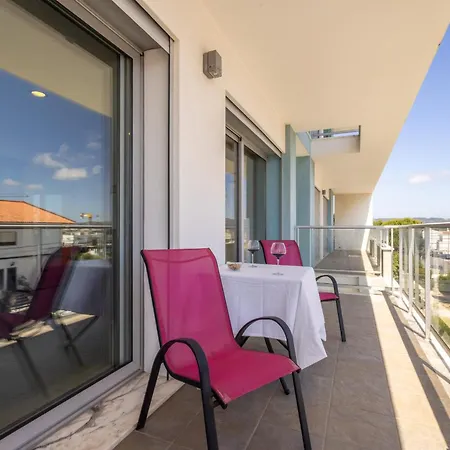 Sunrise - By Smarthomes Apartman *